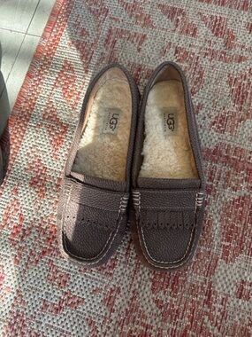 UGG Australia Ansley Brown Leather Shearling Lined Loafers Women’s Size 6.5